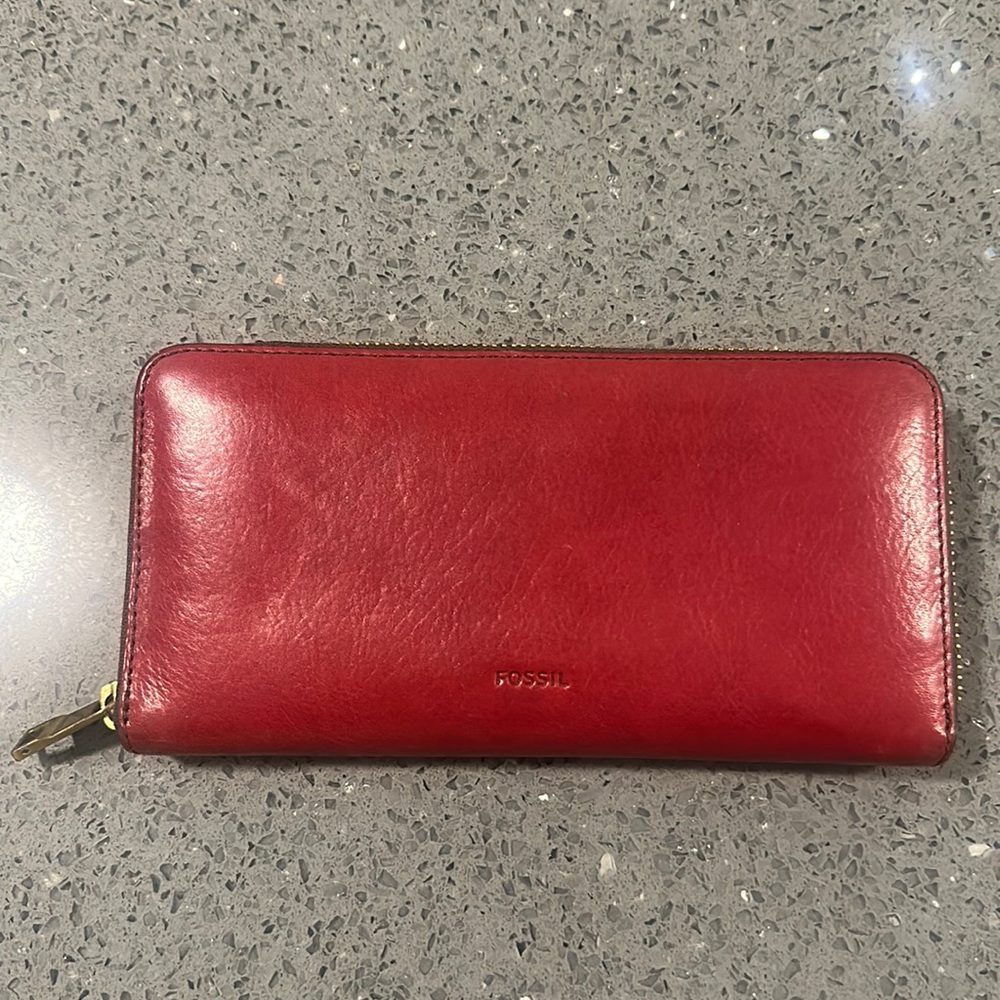 Red fossil‎ zipper wallet